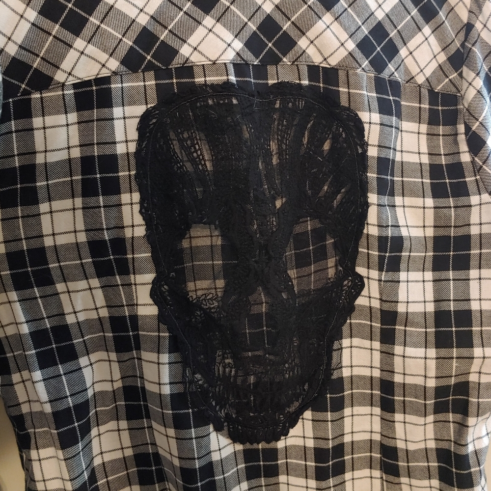 Hot Topic Black and White Plaid Button-Down Shirt with Skull Back - Picture 4 of 5